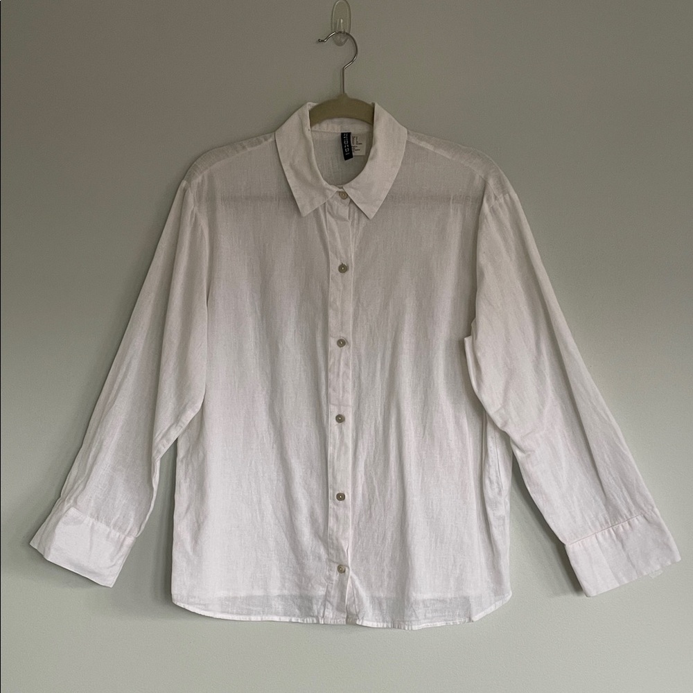 H&M Classic White Boyfriend-Style Button-Up Shirt (S)
